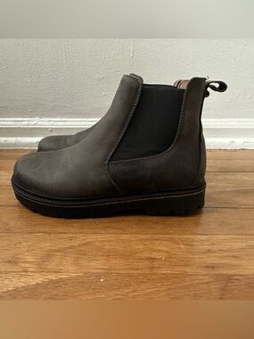 Birkenstock women’s Chukka Chelsea Boots in Dark Gray and Black size 37